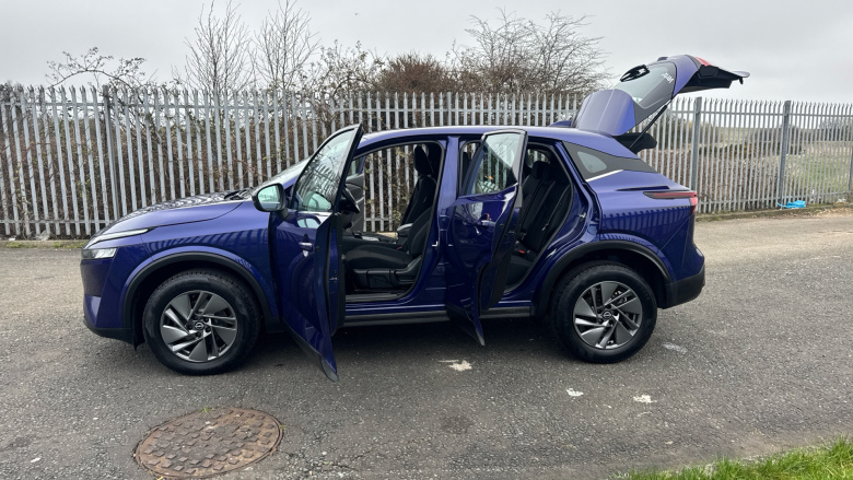 Nissan Qashqai 1.3 DiG-T MH 158 Acenta Premium 5dr Xtronic Petrol Hatchback